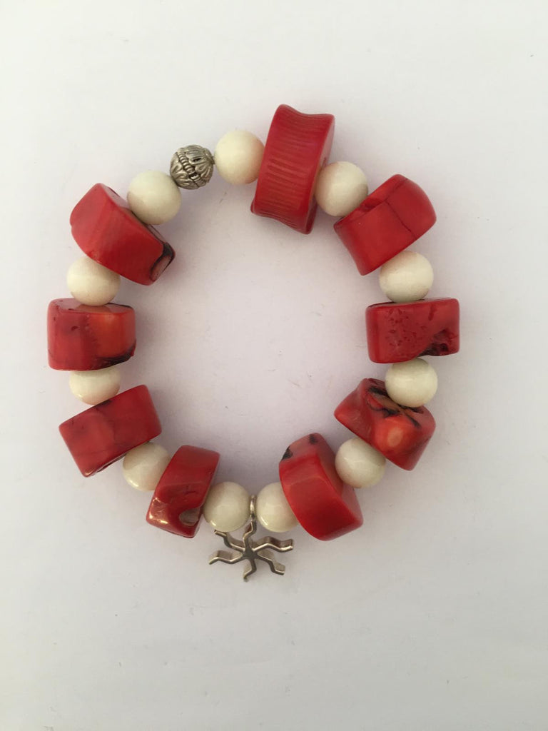 Tibetan Dzi Bead of your Choice with White Coral Bracelet :: Tibetan Charm